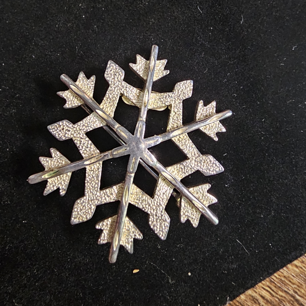Eisenberg Ice Vintage Brooch Silver Snowflake